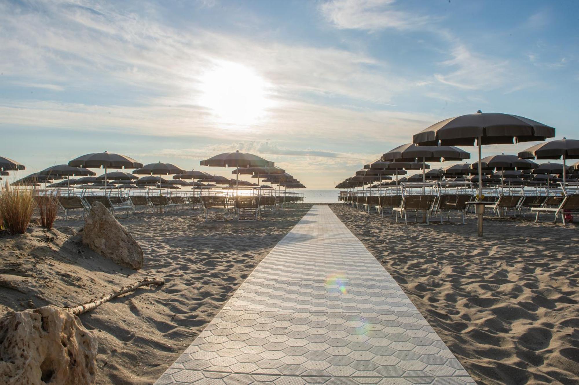 Hotel Majestic Milano Marittima Exterior photo