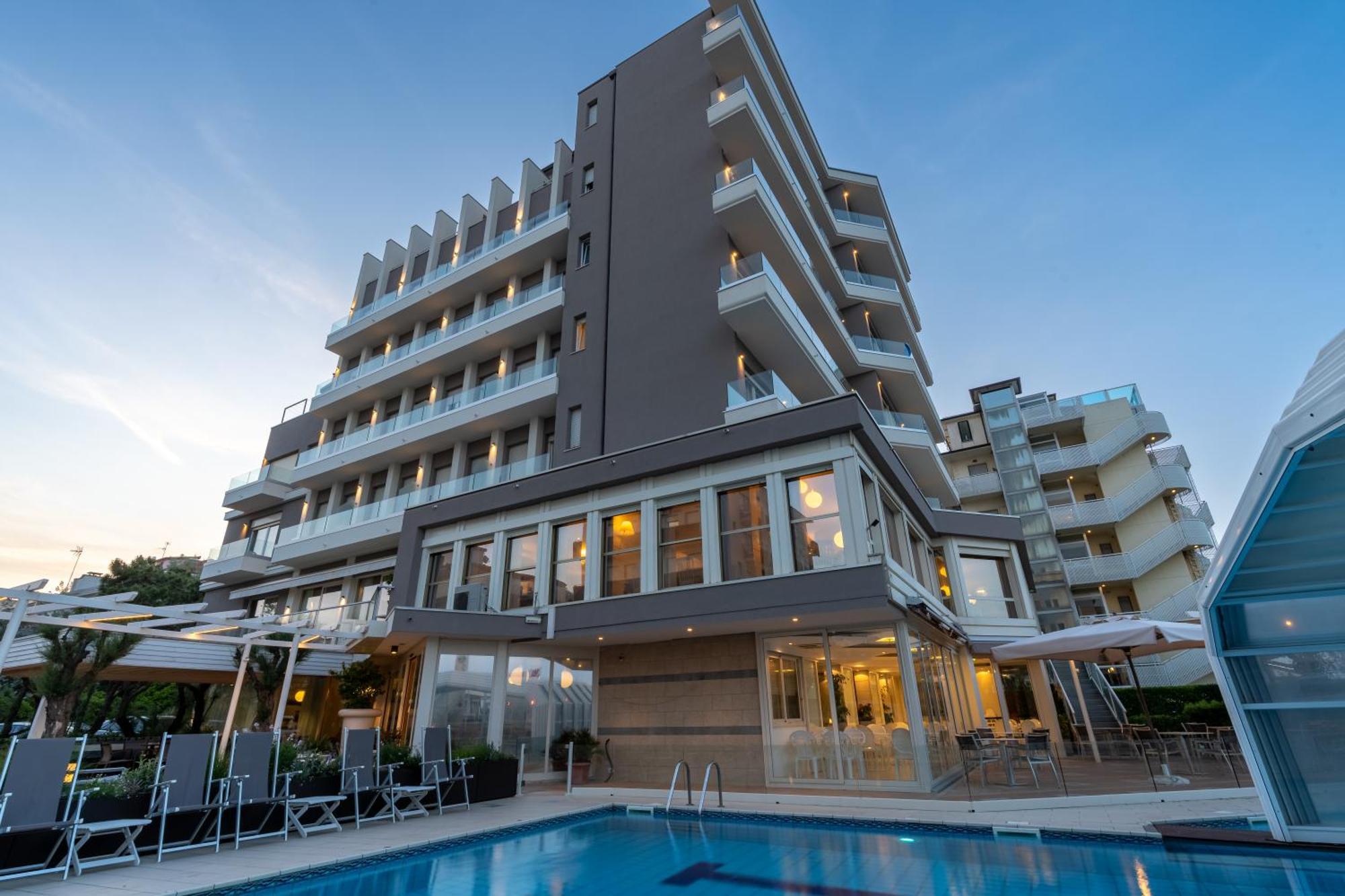Hotel Majestic Milano Marittima Exterior photo