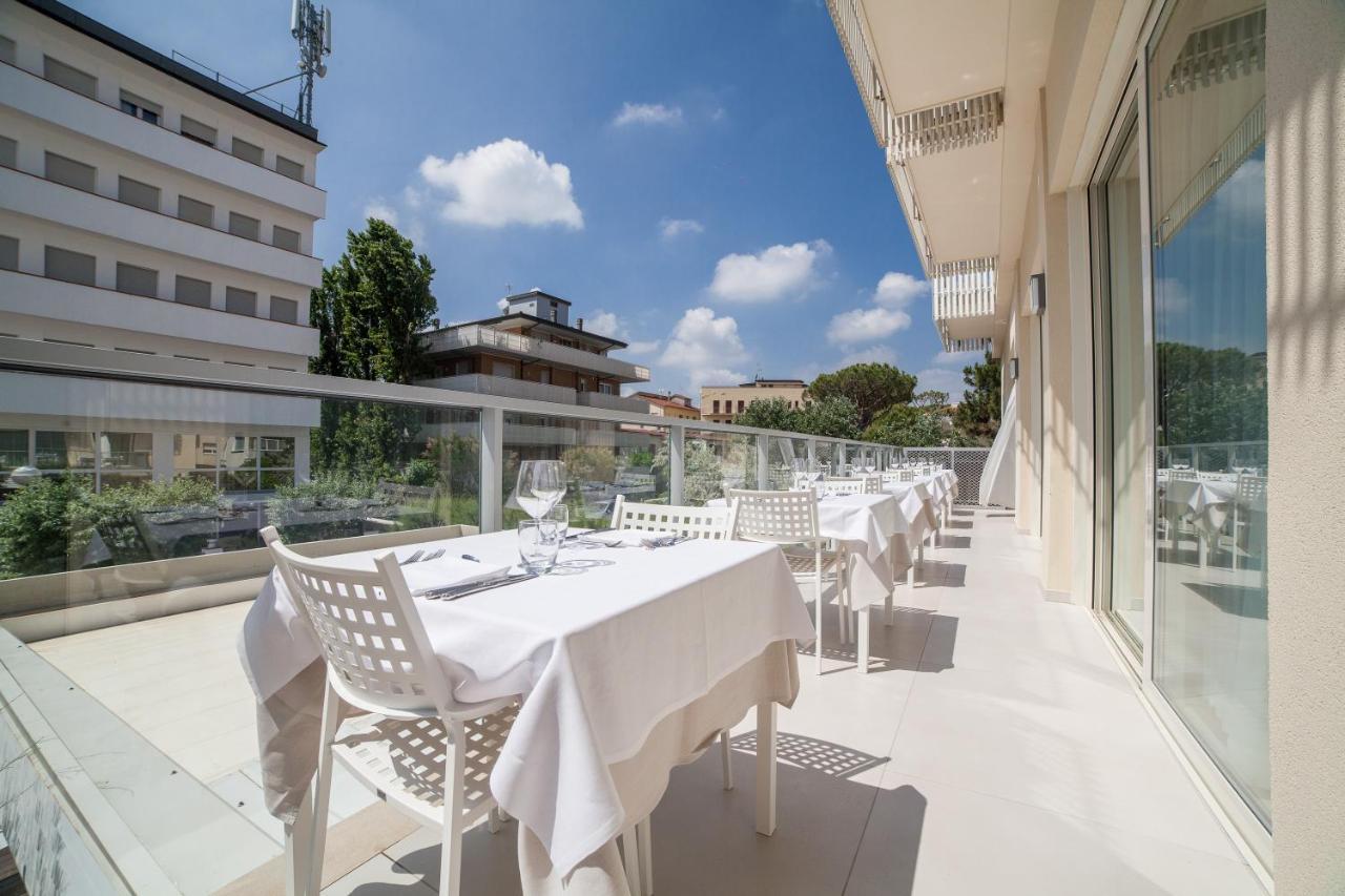 Hotel Majestic Milano Marittima Exterior photo