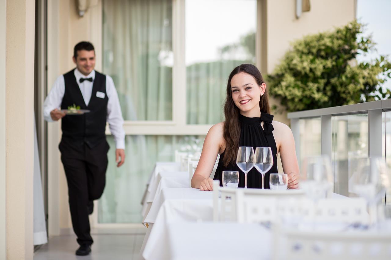 Hotel Majestic Milano Marittima Exterior photo